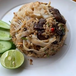 ข้าวผัดต้มยำเครื่องในรวม