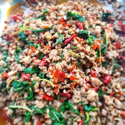 ไก่ต้มน้ำปลา  ส้มตำ ไทรน้อย