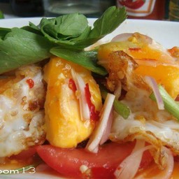 ยำไข่ดาว