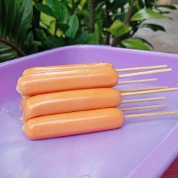 ไส้กรอกชีสสั้น 10 ไม้ แถมฟรี!! 1 ไม้ รวม 11 ไม้