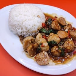 กะเพราลูกชิ้น