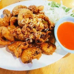 ใส้ตันทอดกระเทียม