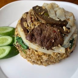 ข้าวผัดเขียวหวานเครื่องในรวม