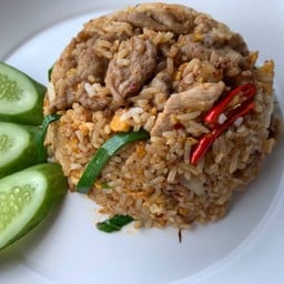 ข้าวผัดน้ำพริกเผาเนื้อ