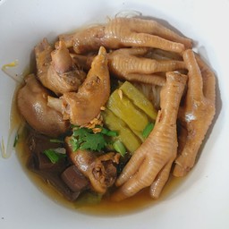 ก๋วยเตี๋ยวไก่แห้งใส่ข้+ขา