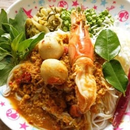 ขนมจีนน้ำยากะทิพริกแกงใต้กุ้งแม่น้ำ ครัวฮิปโป แอสปายคอนโดพระรามสี่ มีสาขาเดียว