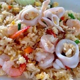 ข้าวผัดทะเล