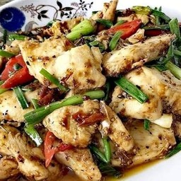 ไก่ผัดพริกไทยดำ