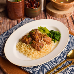 บะหมี่ซี่โครงหมูตุ๋น