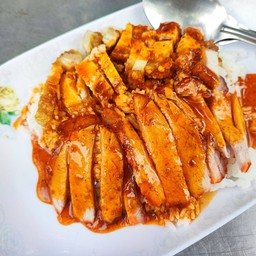 ข้าวมันไก่ยอดแหลม คุณหน่อย