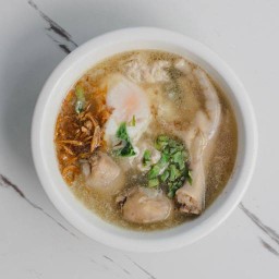 ก๋วยจั๊บญวนตีนไก่สูตรฮาลาล ก๋วยเตี๋ยวเนื้อ สเต๊ก อาหารตามสั่ง อาหารอีสานฮาลาล (บ้านล้อมโมก)