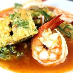 แกงส้มชะอมกุ้งสด