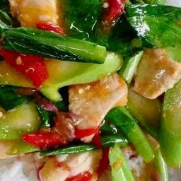 ผัดคะน้าไก่