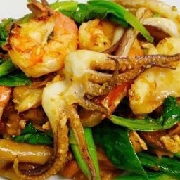 ผัดซีอิ๊วทะเล (เส้นใหญ่)