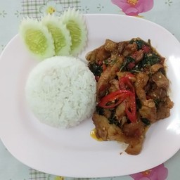 ข้าวกระเพราขาหมู