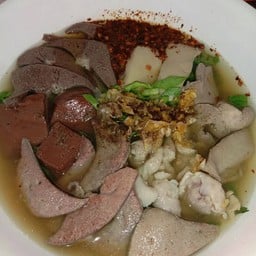 จ๊ะเอ๋ตามสั่งหน้า ม.
