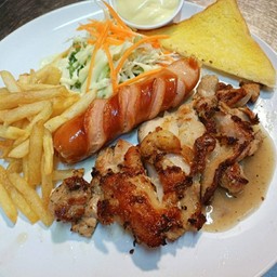 สเต็กไก่+ไส้กรอกรมควัน