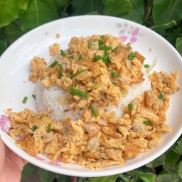 อาหารตามสั่งล้านแซบในซอยbyครัวคุณร็อกข้างรร.โนนม่วง ร้านอยู่ข้างโรงเรียนบ้านโนนม่วง