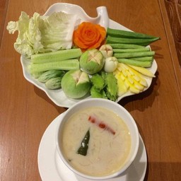 หลนปลาอินทรี ผักสด