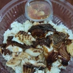 ข้าวปลานิลแกะน้ำจิ้มพริกน้ำปลารสเด็ด