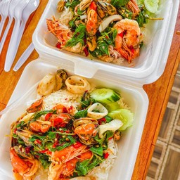 ข้าว กะเพราทะเลรวม