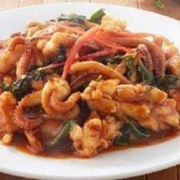 ผัดน้ำพริกเผาราดข้าว