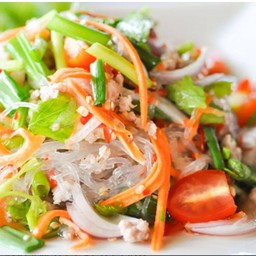 ยําวุ้นเส้นไก่