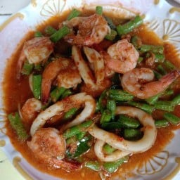 บ้านกะเพรา เจ้ไฝ