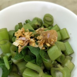 ผักบุ้งลวก