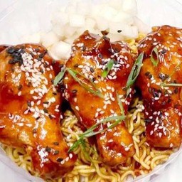 บะหมี่ไก่ซอสเกาหลี