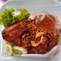 ไลลาไก่ทอดหาดใหญ่เจ้าดัง