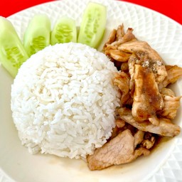 ข้าวราดผัดน้ำมันหอย