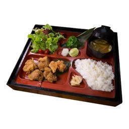 เบนโตะชุดไก่ทอดคาราเงะ