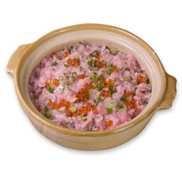 ข้าวหน้าปลาทาโร่สับคลุกต้นหอม