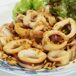 ปลาหมึกผัดเนย