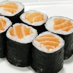 ข้าวห่อสาหร่ายไส้แซลมอน