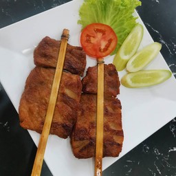 ไก่ย่างไม้ใหญ่ จิ้มแจ่ว2 ไม้ เจ
