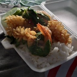 ก๋วยเตี๋ยวขาหมู หน้าสถานีรถไฟท่าเรือ