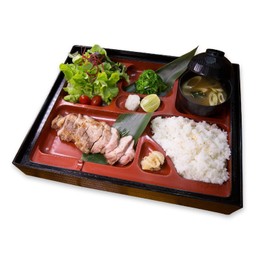 เบนโตะชุดหมูย่างซีอิ๊ว