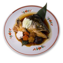 หัวปลาแซลมอนต้มซีอิ๊ว (ใช้เวลาทำ 25 นาที)