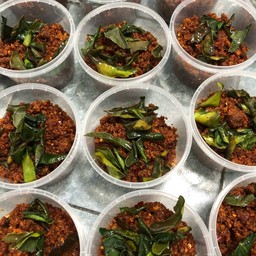 ปลาดุกฟูผัดพริกขิง