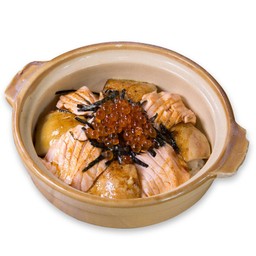 ข้าวหน้าปลาแซลมอนกับตับห่าน