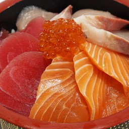 ข้าวหน้าปลา 3 อย่าง