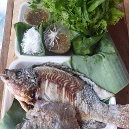 ปลาเผาผักสด บ้านดอยปลาสด บ้านดอยปลาเผา
