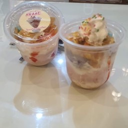 ไอฟศครีมทรงเครืีองสตรอเบอรี่