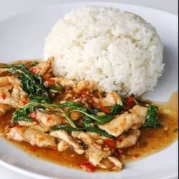 ข้าวกระเพราไก่พริกแห้ง