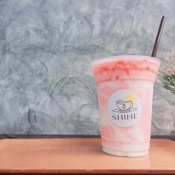 สตอเบอร์รี่โยเกิร์ต