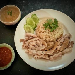 ข้าวผัดกะเพรา-แซ่บตามสั่ง