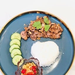 ข้าวหมูกระเทียม