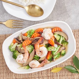 ผัดผักรวมกุ้ง